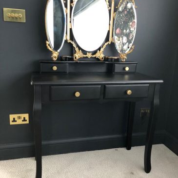 Black & Gold Dressing Table